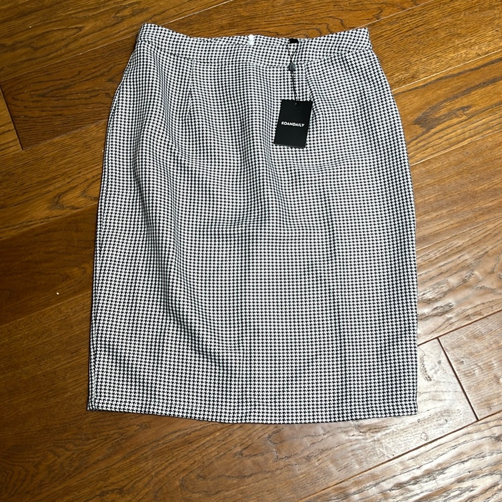 Evan Picone Black and White Houndstooth Pencil Skirt